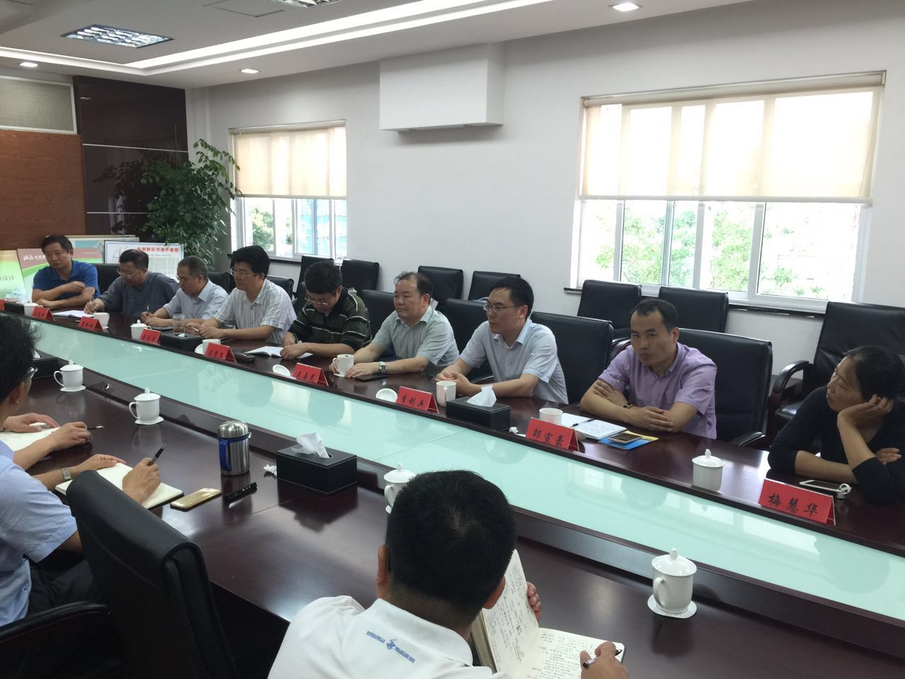 温岭市纪委书记李利兵带领台州市干部进修班学员考察东部新区