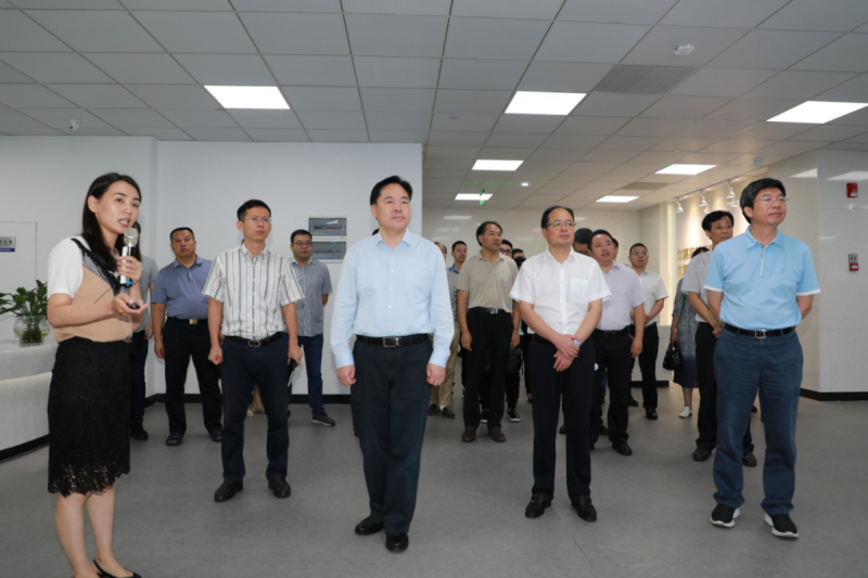 江阴市人大代表专题视察江阴高新区建设促进服务中心