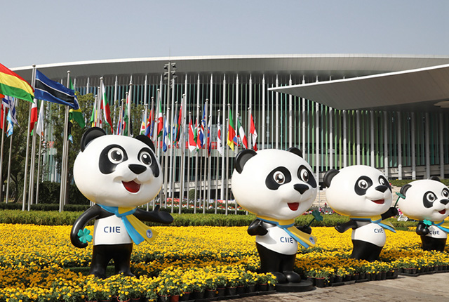 投促中国创始人吴永豪一行赴上海国家会展中心参加第二届中国国际进出口博览会