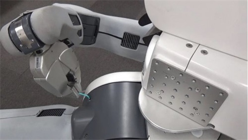 日本研究人员训练机器人自我修理和加强