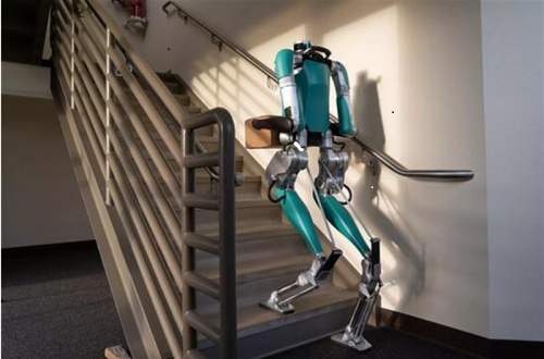 全球首个正式开售的双足机器人降临