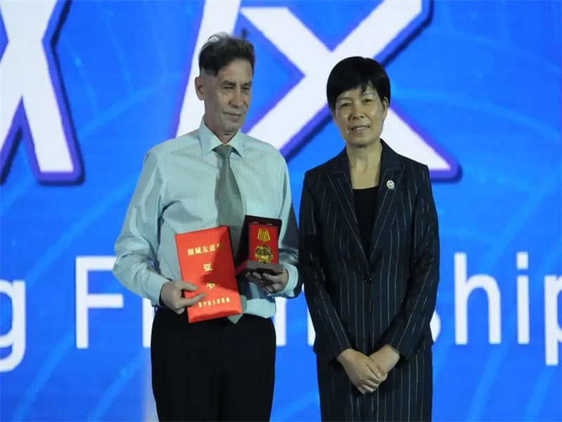 投促中国创始人吴永豪，德国克朗霍夫集团（Kronhof GmbH）创始人、集团董事长弗兰克·克纳比一行受邀参加2020海宁海商大会