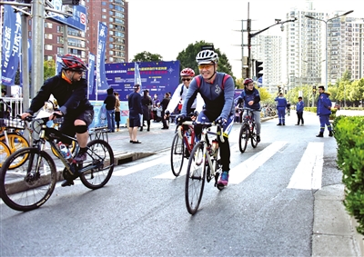 城市自行车定向赛在长宁举行