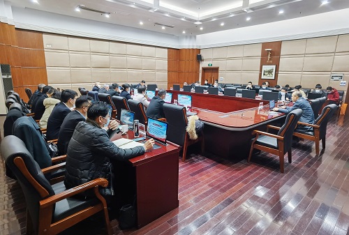 张锡锋主持召开十六届县政府第58次常务会议