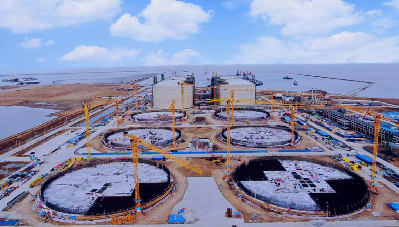 世界最大液化天然气储罐在滨进入主体施工