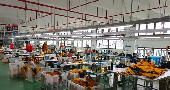 重庆众盈服装有限公司