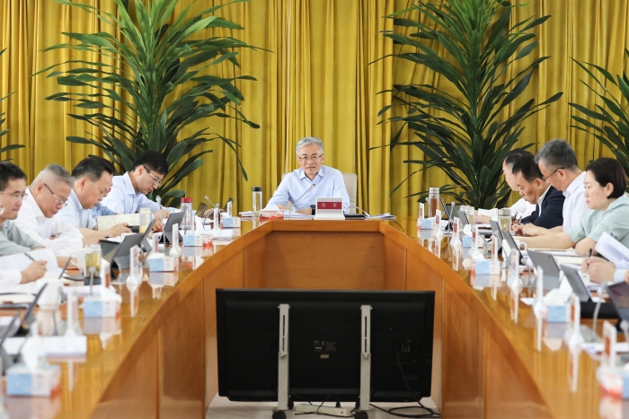李军主持召开九届市政府第66次常务会议
