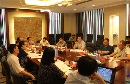 全区毛绒玩具特色小镇建设座谈会在维扬开发区召开