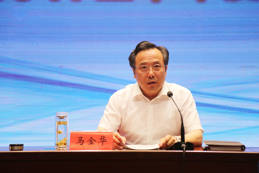 勇立潮头 敢为人先 我区召开上半年度重点工作点评会