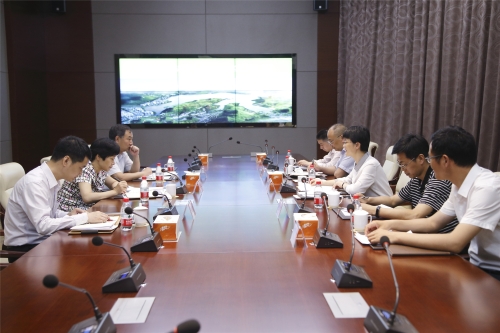 省科技厅党组书记何杏仁调研青山湖科技城建设