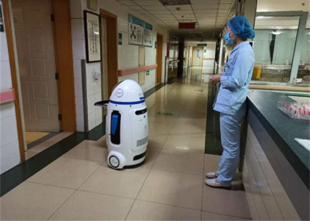 小胖机器人医院上岗，送药、远程问诊样样行！