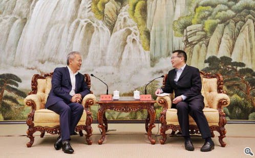 丁立新会见卡特彼勒全球副总裁一行