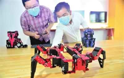 世界首款“变胞机器人”在津诞生