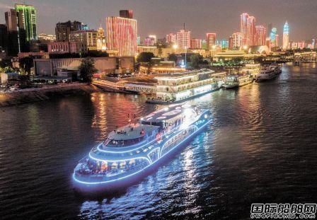国内首艘大型全电动长江游船“君旅号”首航