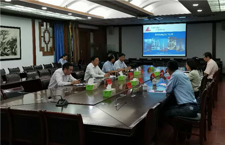 美国智鼎金融顾问公司高层来维扬开发区商谈合作
