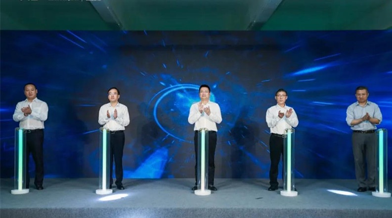 增资3000万美元 预计新增产值8亿元 伟亚光电十周年庆典暨增资扩产签约仪式在高新区举办
