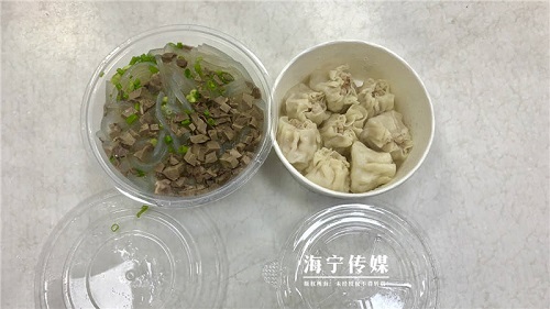台风天海宁消防员收到热心市民暖心宵夜