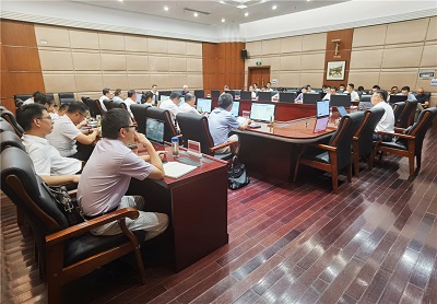 徐鸣阳主持召开十六届县政府第53次常务会议