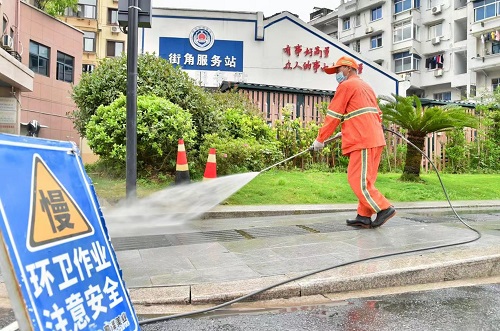 环卫保洁精细化 城市颜值再提升