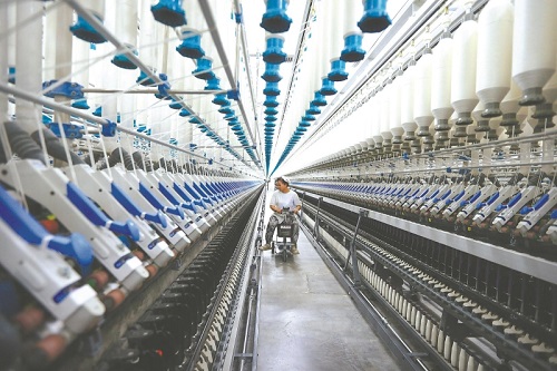 纺织企业进行智能化转型升级