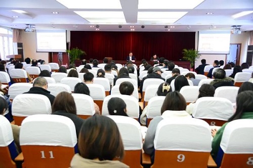 向新而行！闵行区教育局机关干部深入学习全国两会精神