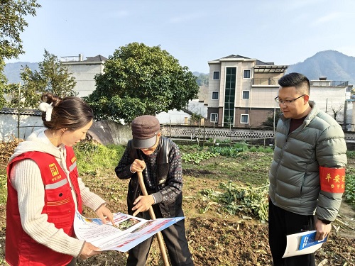 淳安鸠坑：农忙春耕进乡村，田间地头说禁毒