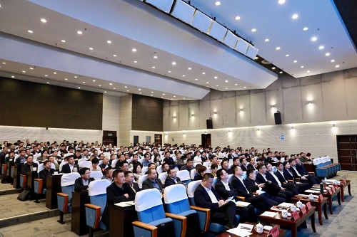 县政府学习会暨第九次业务培训会召开