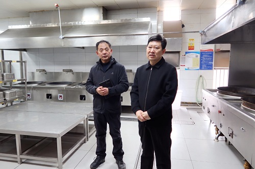 侯旭赴场镇调研检查
