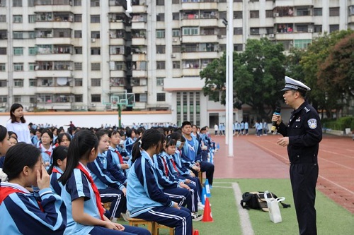 “全国中小学生安全教育日”交警支队开展交通安全进校园活动