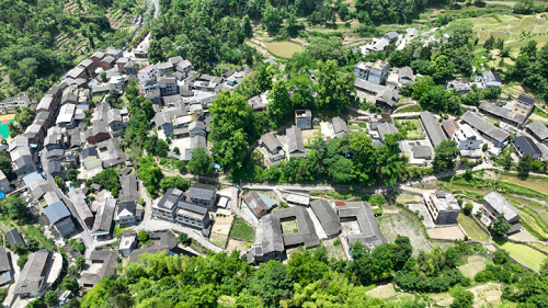 酉阳楠木乡红庄村：初夏古寨美