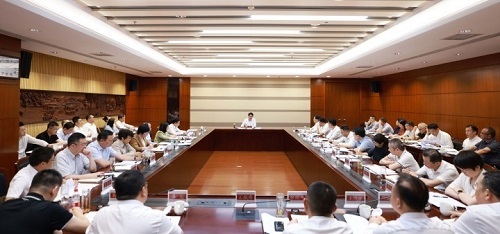嘉善县委召开理论学习中心组专题学习会和常委会会议
