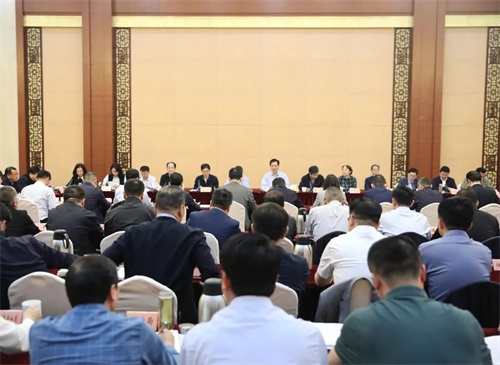 区委举办学习贯彻习近平总书记重要讲话精神深入贯彻中央八项规定精神学习教育读书班