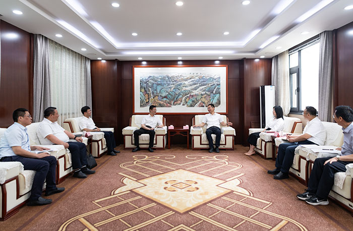 海陵区党政代表团赴长武开展海长对口协作工作