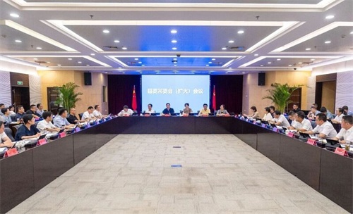 县委常委会（扩大）会议传达贯彻省委书记王浩在湖调研讲话精神