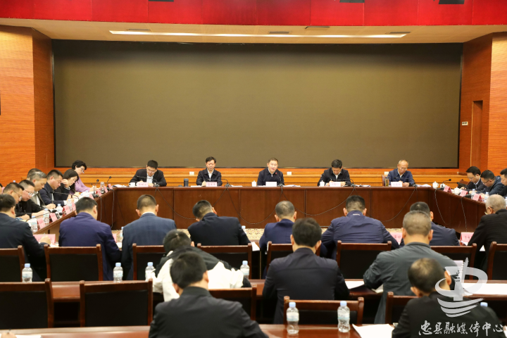 李电在全县重点项目专题推进会上强调