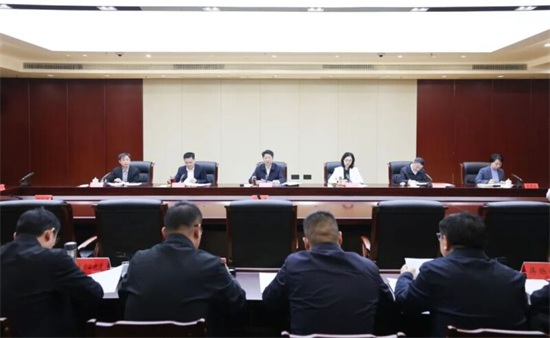 区政府召开党组会议暨党组中心组学习会和第43次常务会议