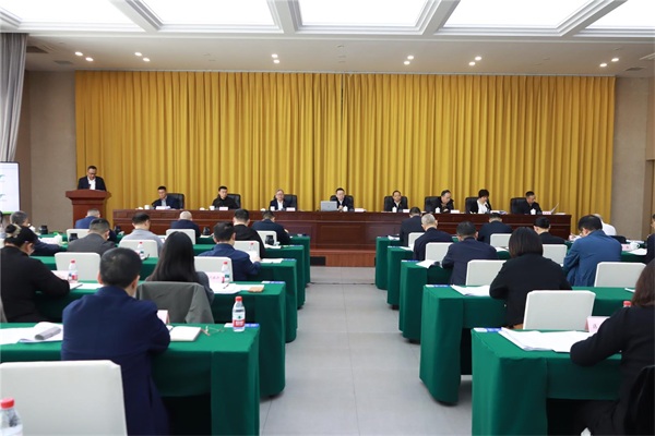 何友生：奋力交出全年经济社会发展高分报表