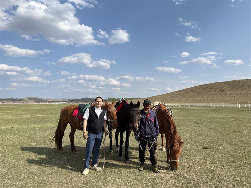 投促中国创始人吴永豪一行赴河北省承德市丰宁满族自治县西北部丰宁坝上草原参观学习