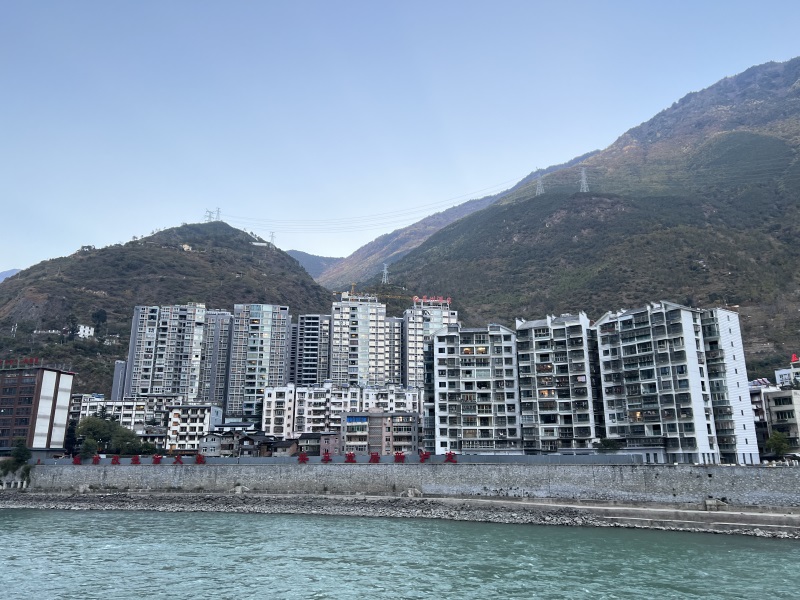 投促中国创始人吴永豪一行赴红色旅游胜地泸定桥参观学习