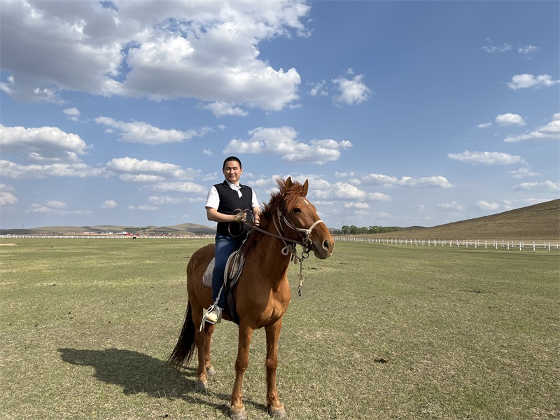 投促中国创始人吴永豪一行赴河北省承德市丰宁满族自治县西北部丰宁坝上草原参观学习