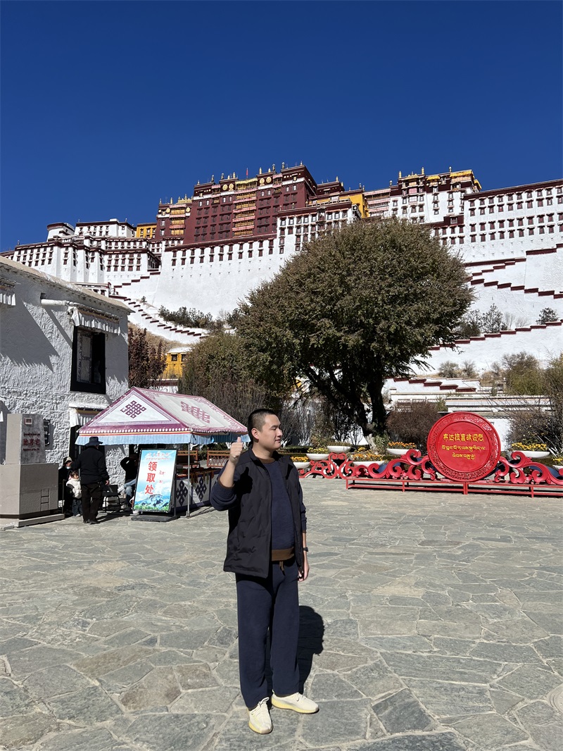 投促中国创始人吴永豪一行赴布达拉宫参观学习