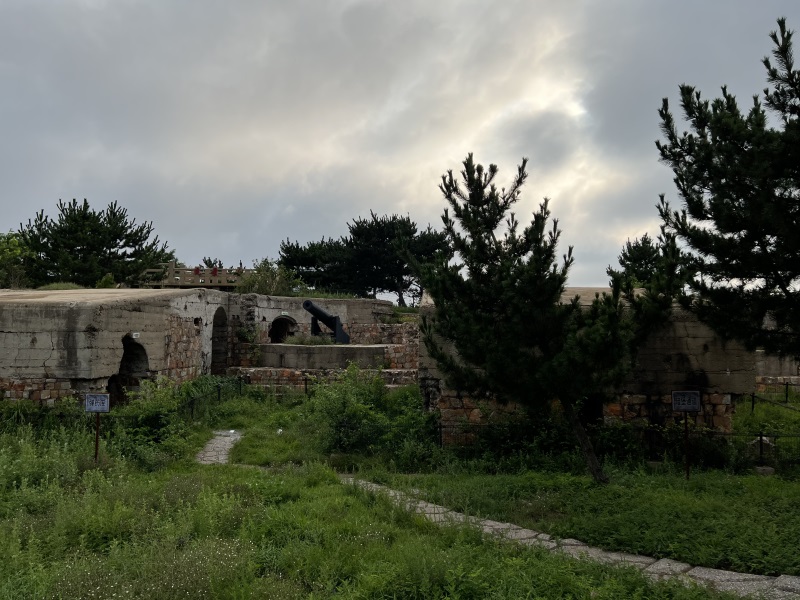 投促中国创始人吴永豪一行赴辽宁省大连市旅顺口区旅顺西炮台风景区参观学习
