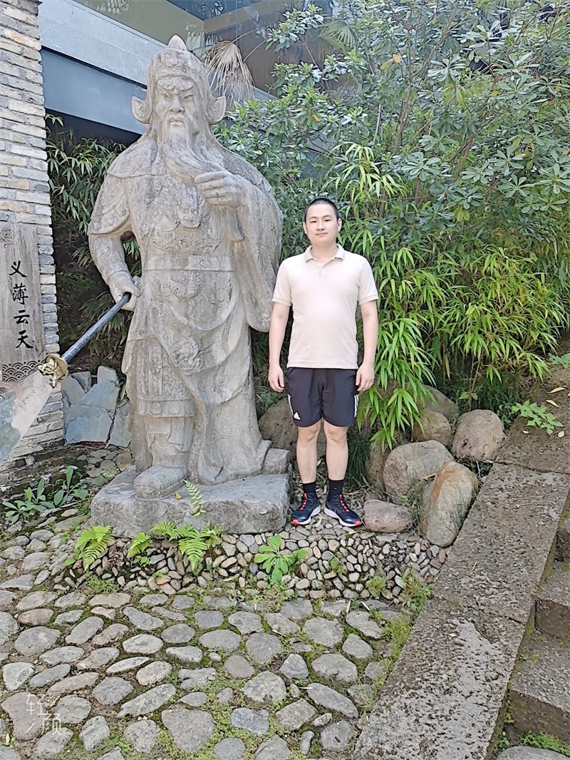 投促中国创始人吴永豪一行赴龙泉市龙泉宝剑厂参观学习