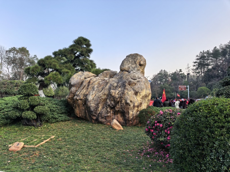 投促中国创始人吴永豪一行赴湖南省湘潭市韶山市韶山乡韶山村韶山旅游区核心景区中心毛泽东广场参观学习