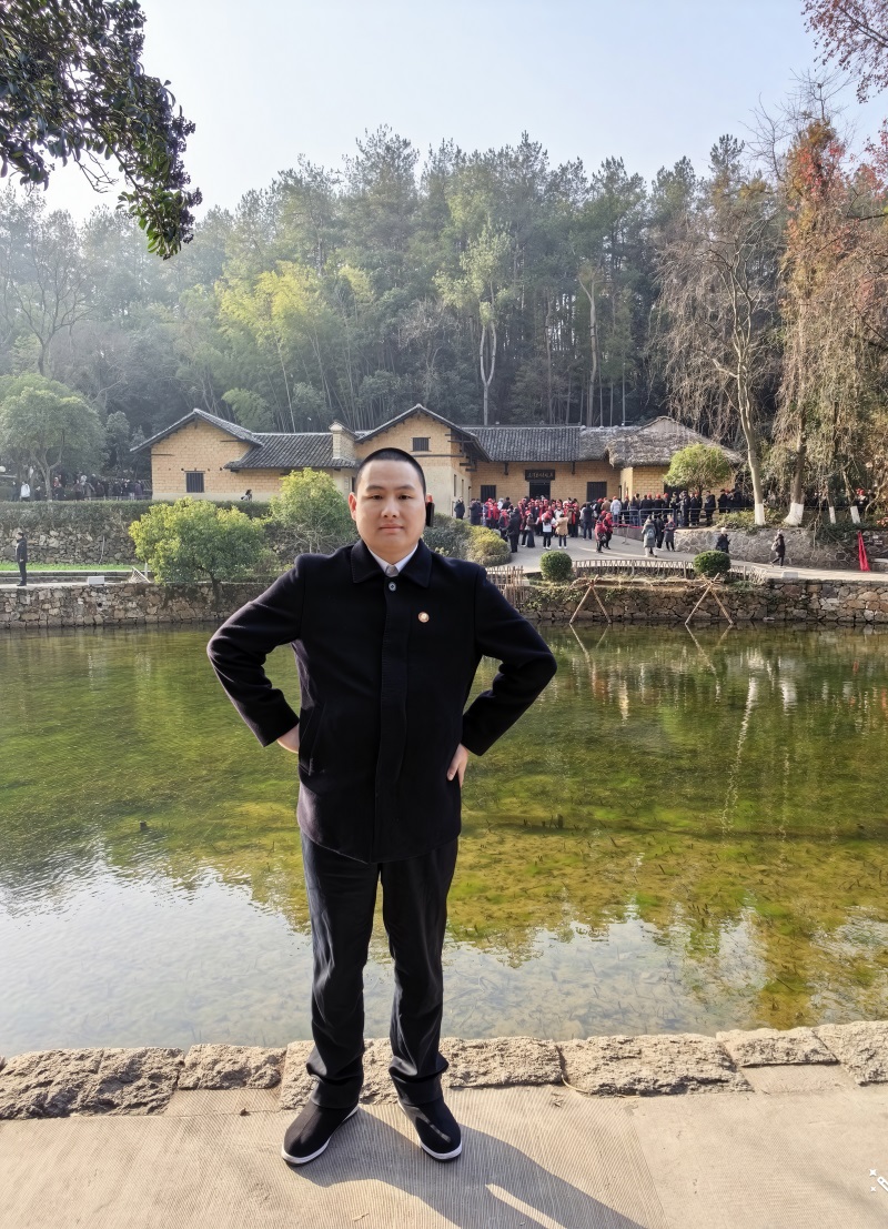 投促中国创始人吴永豪一行赴湖南省湘潭市韶山市韶山乡韶山村韶山旅游区第一批全国重点文物保护单位毛泽东同志故居参观学习