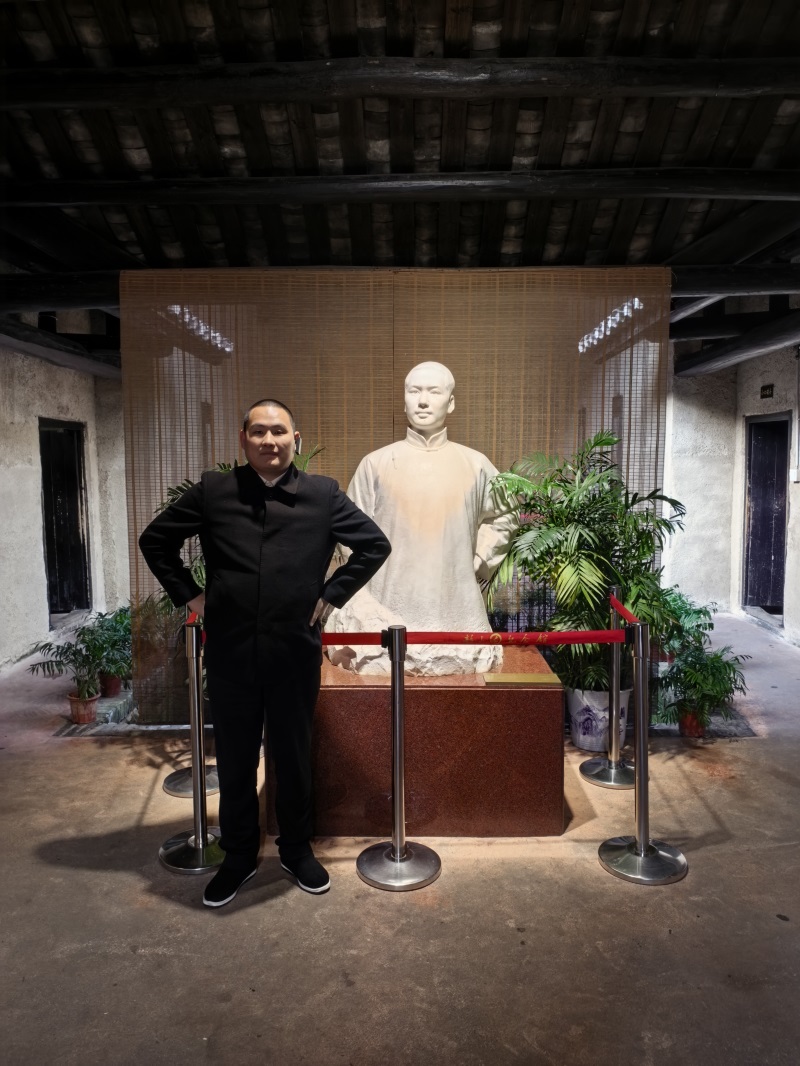 投促中国创始人吴永豪一行赴湖南省湘潭市韶山市韶山乡韶山村韶山旅游区南岸私塾旧址参观学习