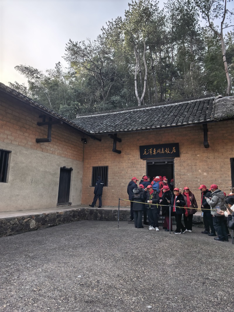 投促中国创始人吴永豪一行赴湖南省湘潭市韶山市韶山乡韶山村韶山旅游区第一批全国重点文物保护单位毛泽东同志故居参观学习