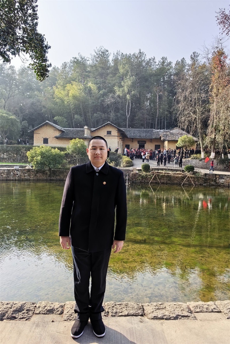 投促中国创始人吴永豪一行赴湖南省湘潭市韶山市韶山乡韶山村韶山旅游区第一批全国重点文物保护单位毛泽东同志故居参观学习