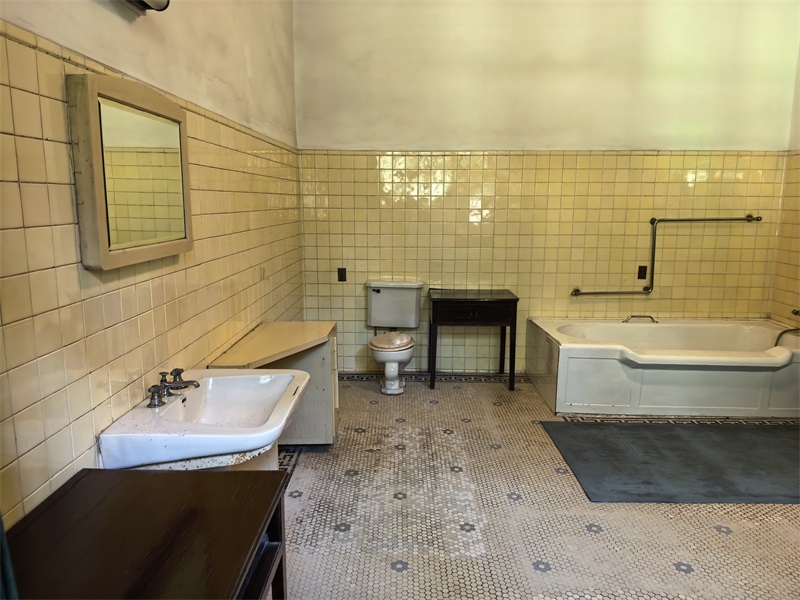 投促中国创始人吴永豪一行赴湖南省湘潭市韶山市韶山乡韶山村韶山旅游区滴水洞景区一号楼参观学习