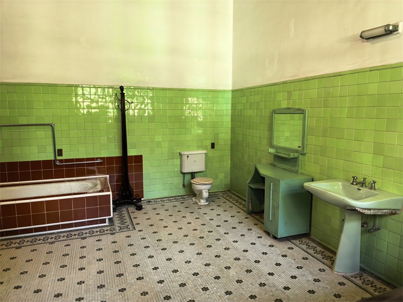 投促中国创始人吴永豪一行赴湖南省湘潭市韶山市韶山乡韶山村韶山旅游区滴水洞景区一号楼参观学习